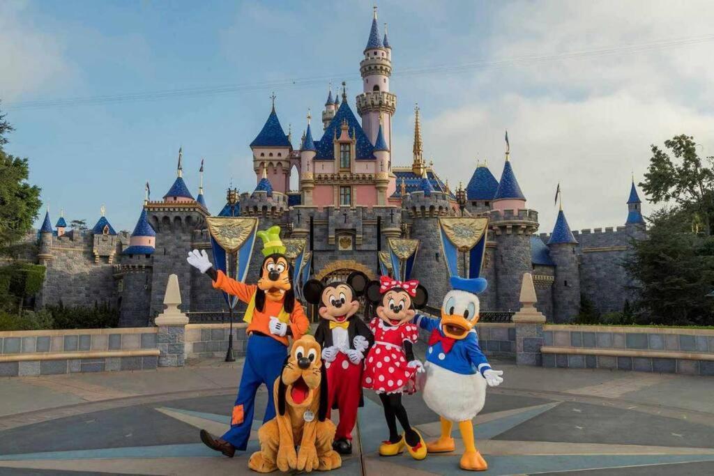 2 Miles To Disneyland -Free Parking! In Anaheim Ca מראה חיצוני תמונה